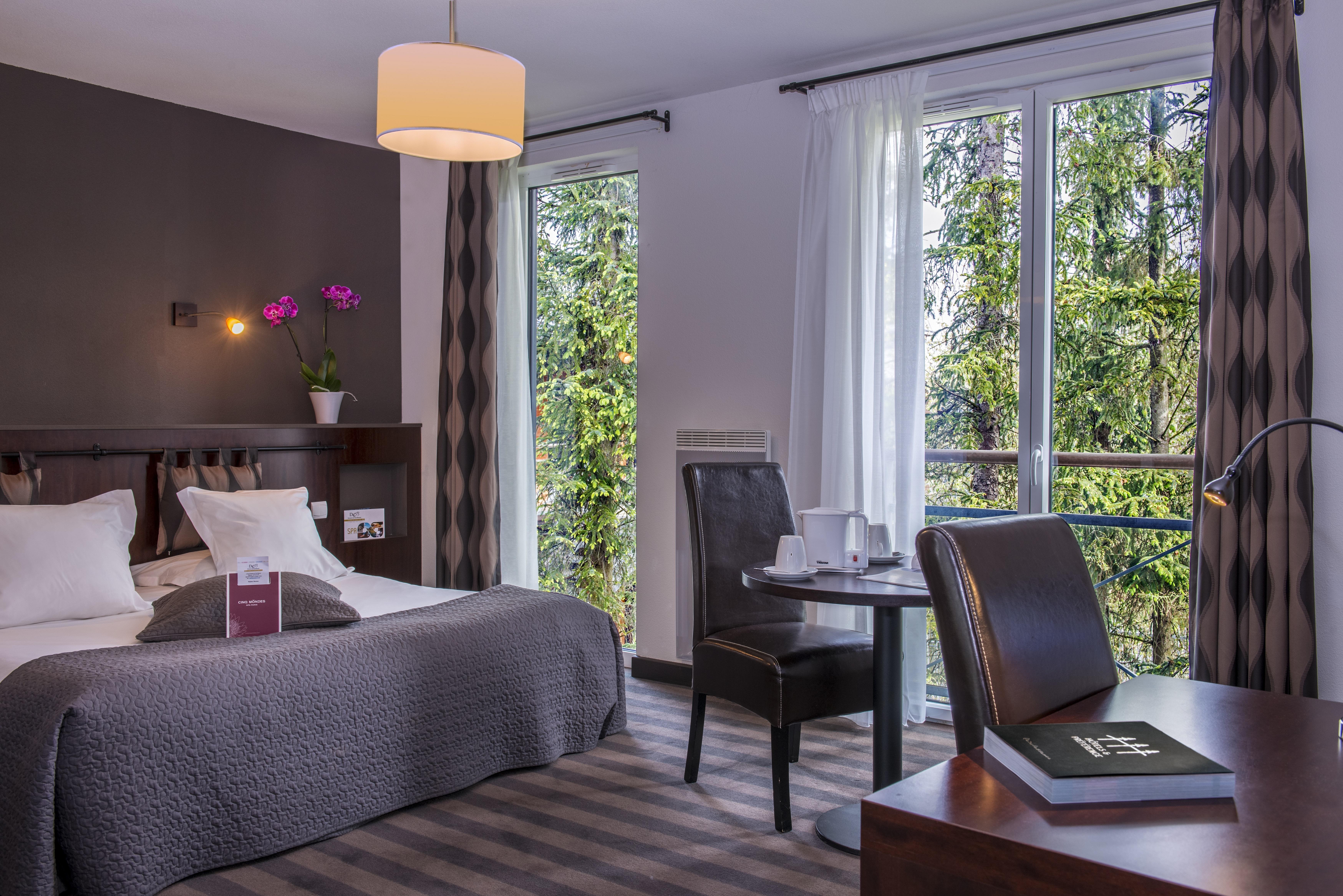 Domaine De Cice-Blossac, Resort Spa & Golf Брю Екстериор снимка