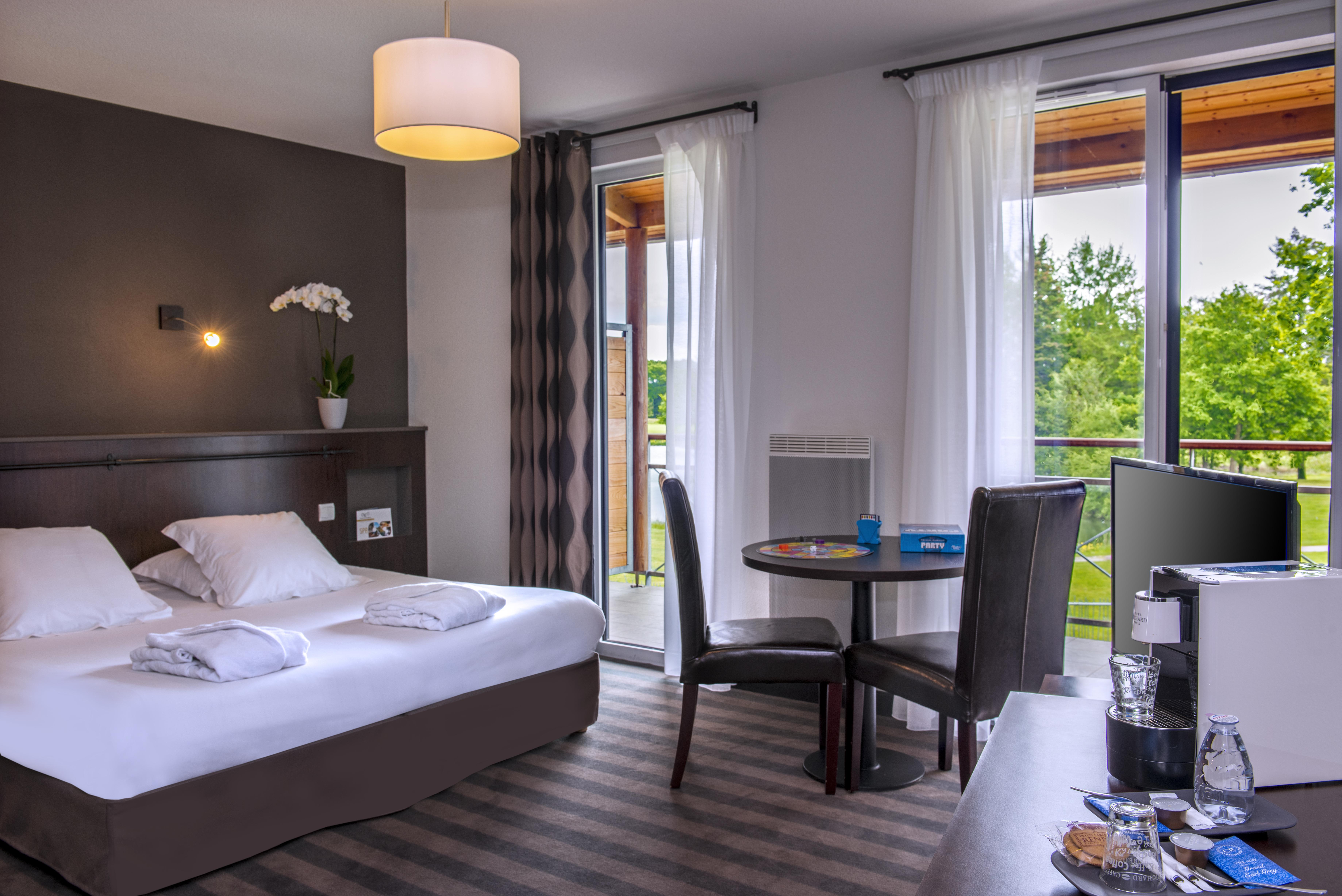 Domaine De Cice-Blossac, Resort Spa & Golf Брю Екстериор снимка